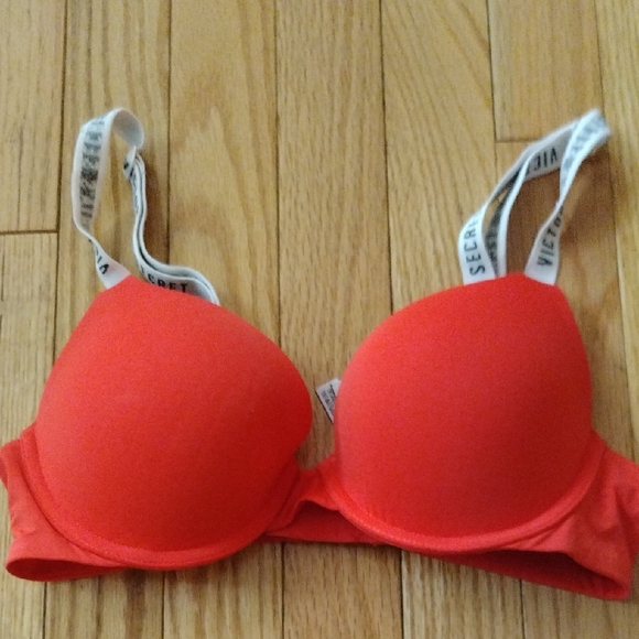 Victoria's Secret T Shirt Push Up Full Coverage Vibrant Red Bra - Picture 1 of 4